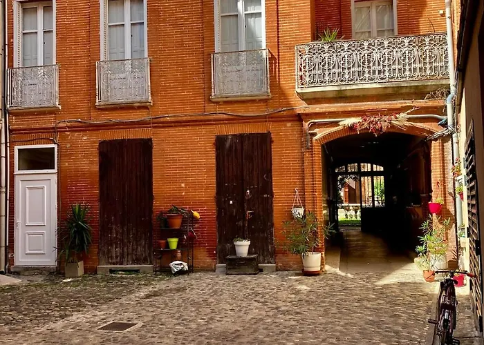 Апартаменты Charming Quiet Capitole *